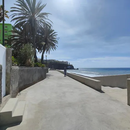 By The & Pool 아파트 *