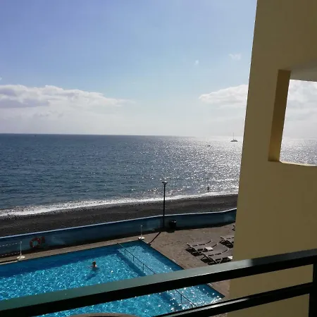 By The & Pool Lejlighed *
