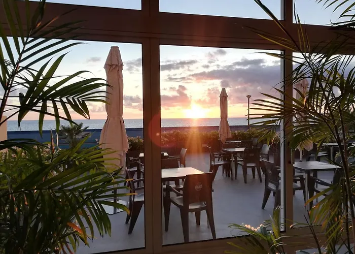 By The & Pool Appartamento Funchal (Madeira)