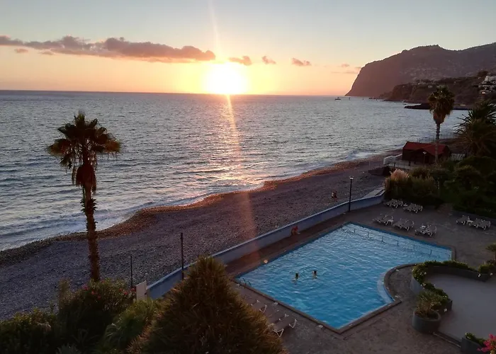 By The & Pool Appartamento Funchal (Madeira)