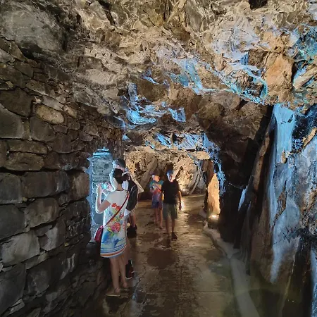 By The & Pool شقة فونشال