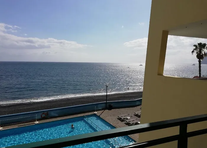 By The & Pool Apartment *