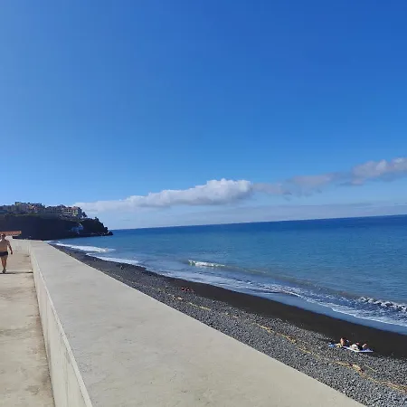 By The & Pool Apartman *